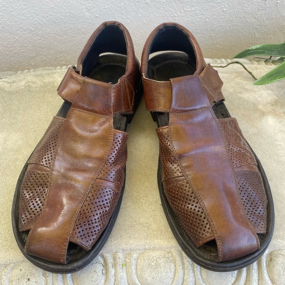 🎣TOMMY BAHAMA Italian Leather Closed Toe Fisherman Sandal 11 - Picture 3 of 9
